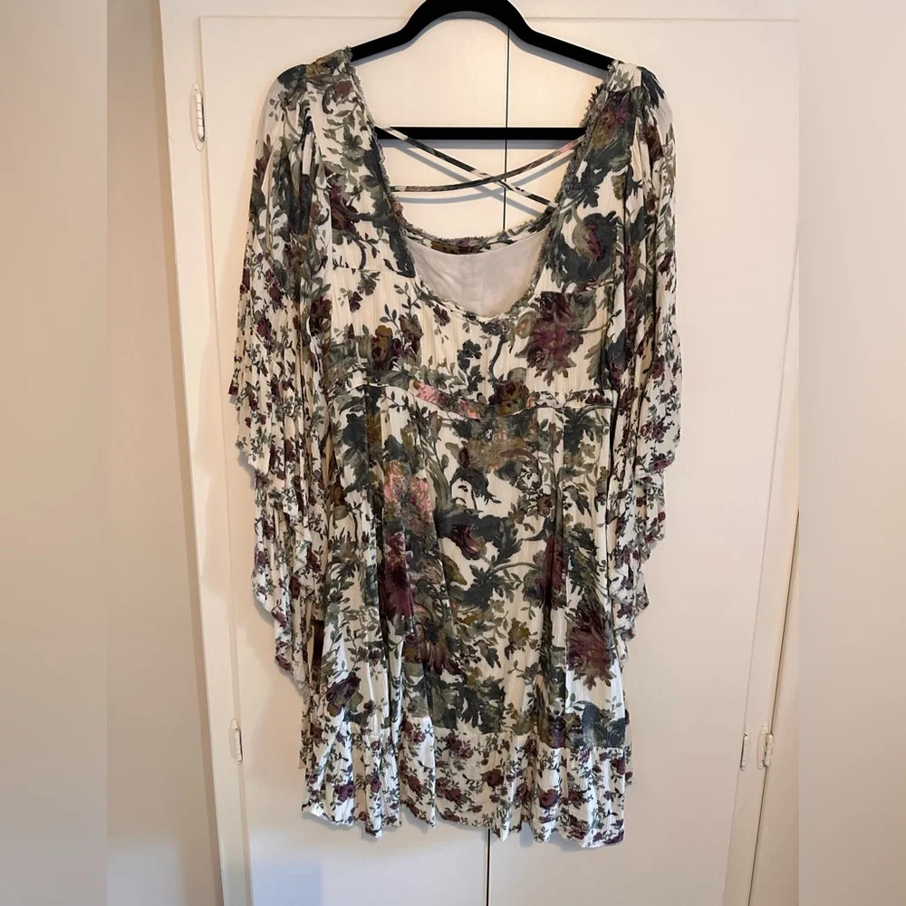 Dress - Picture 3 of 4